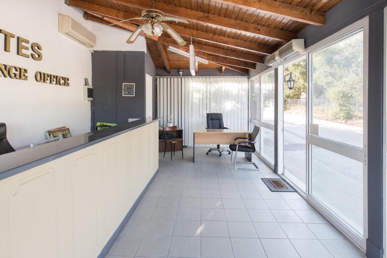 Socrates Studio Laganas Exteriör bild